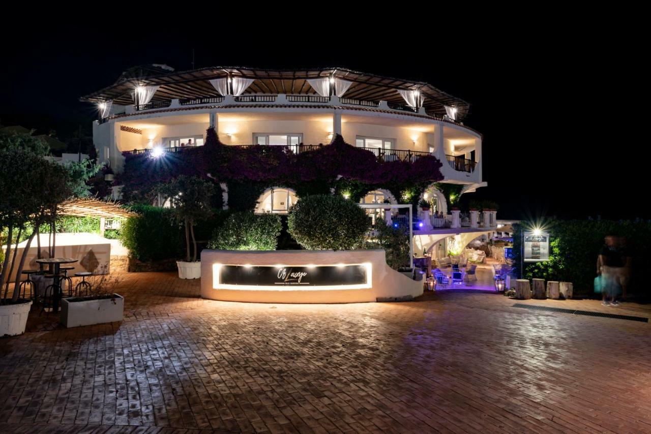 Club Hotel Baja Sardinia Exteriör bild